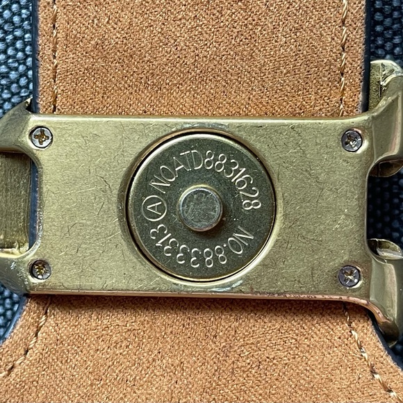 Coach Cream Shoulder Bag with Gold Hardware - Picture 7 of 10